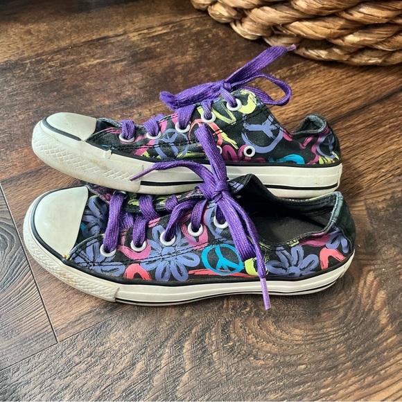 Peace & Flowers Designs converse women’s size 6 - Picture 3 of 5